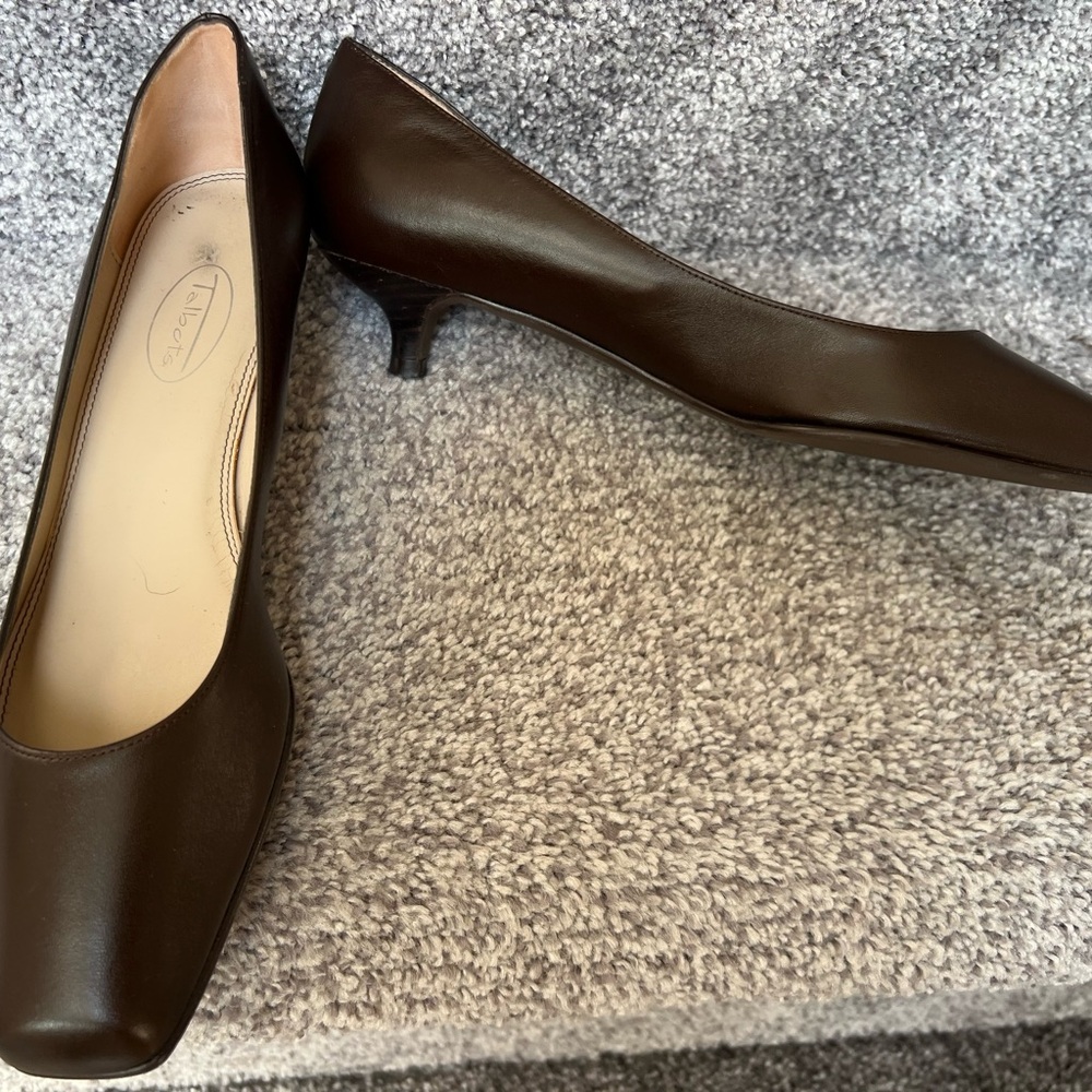 Talbots Dark Brown Leather Heels 7N